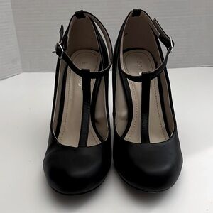 Bamboo High Mary Jane Heels Black Size 8